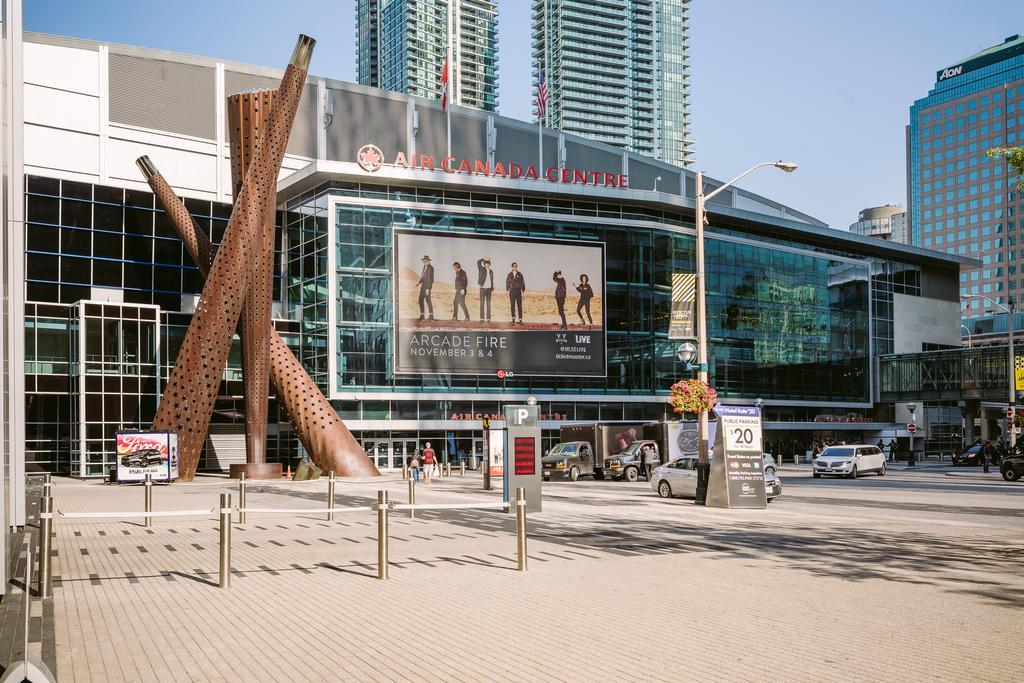 Premium 2Bdrm In Yorkville Toronto Exterior photo